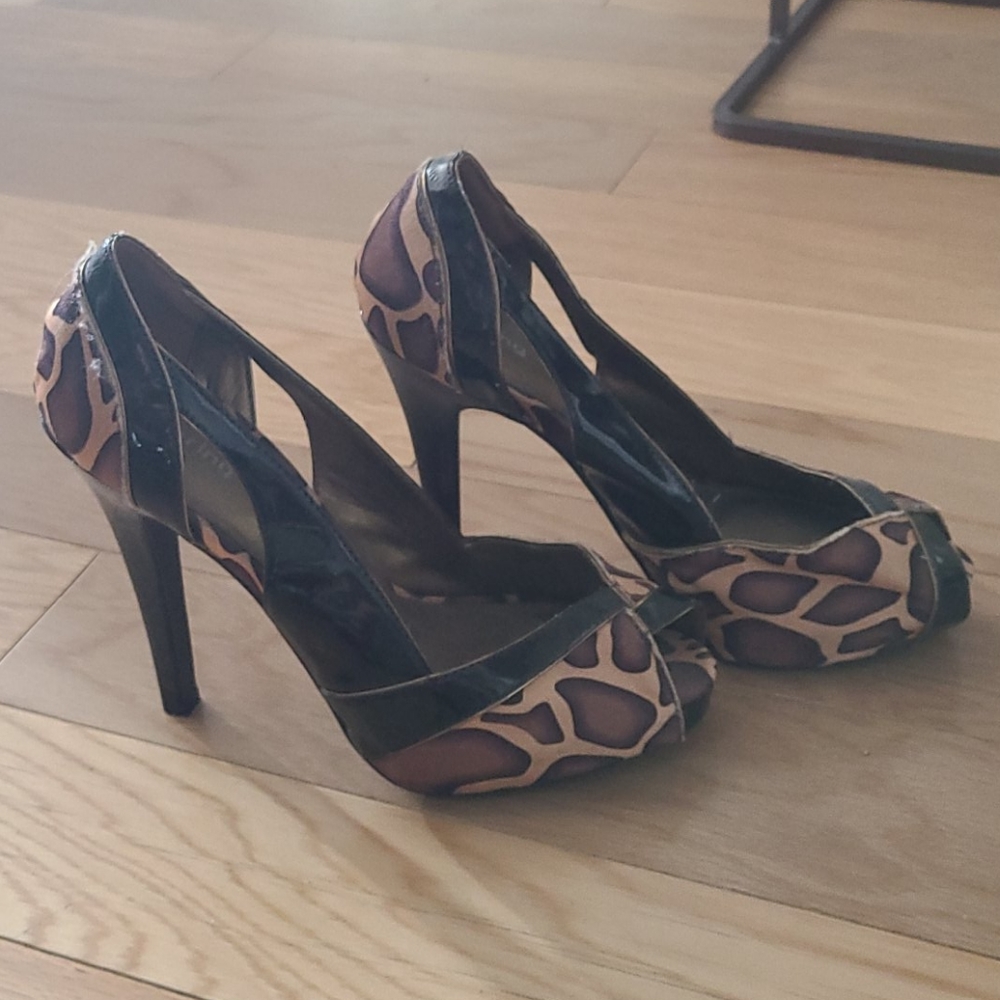 Spring heels - Picture 2 of 3
